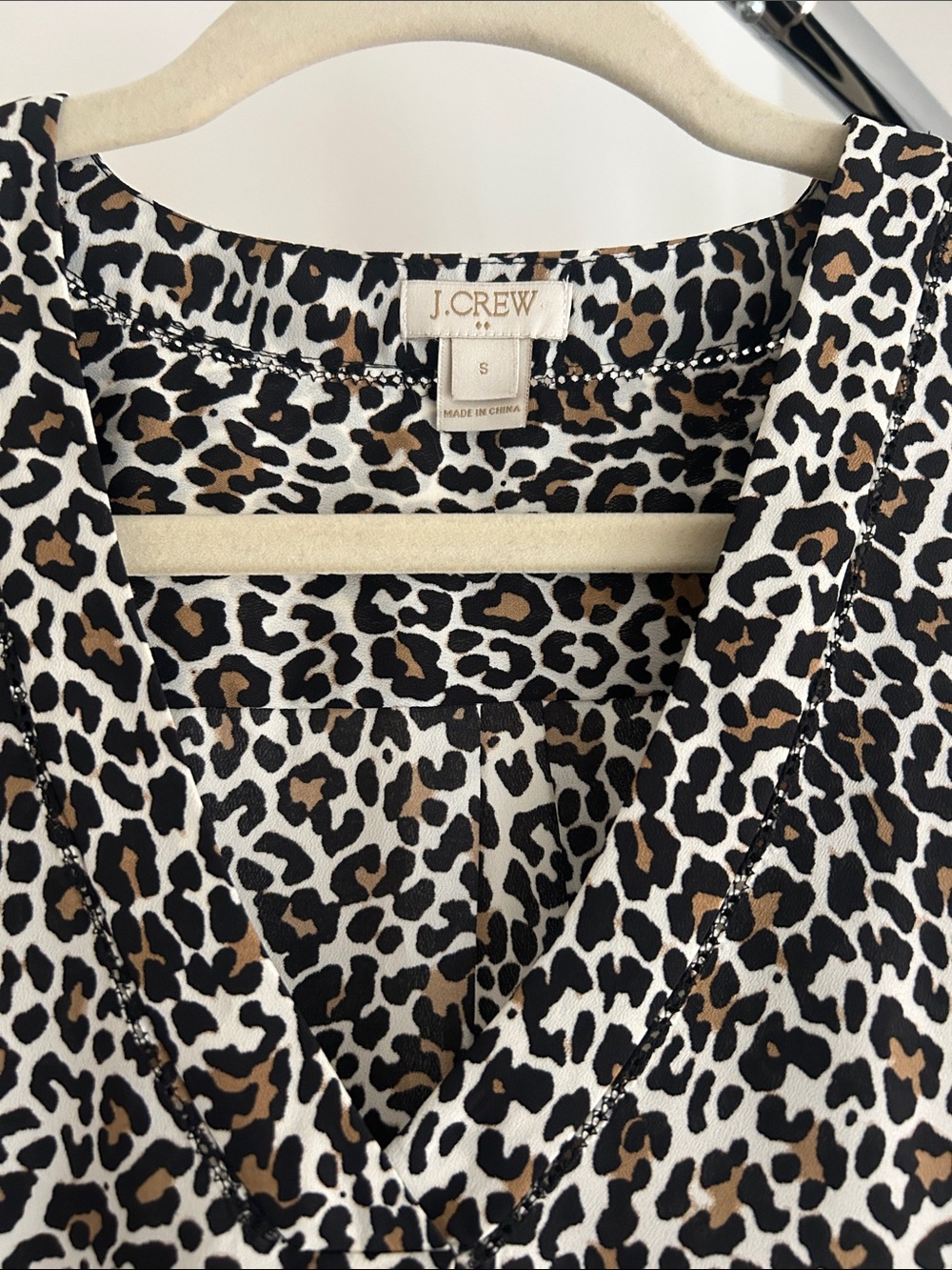 J. Crew S Black tan White v neck long sleeve Leopard Print Blouse - Picture 7 of 8